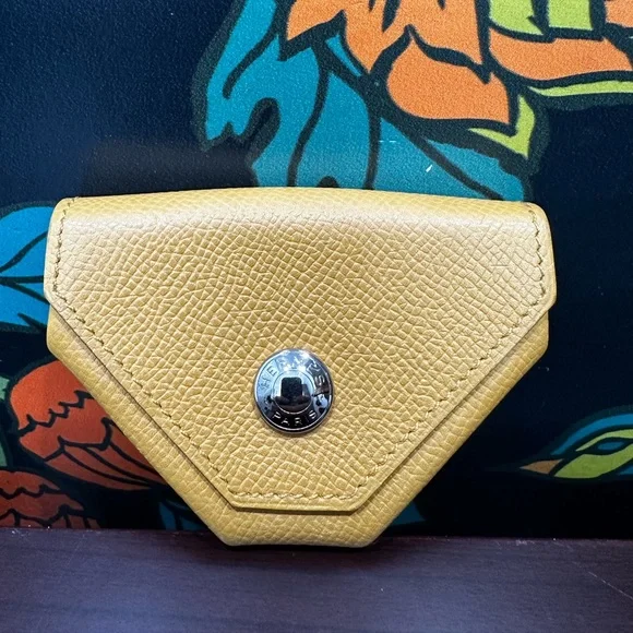 Hermès Le Quatre Epsom Coin Purse – Golden Amber Yellow - Picture 2 of 11